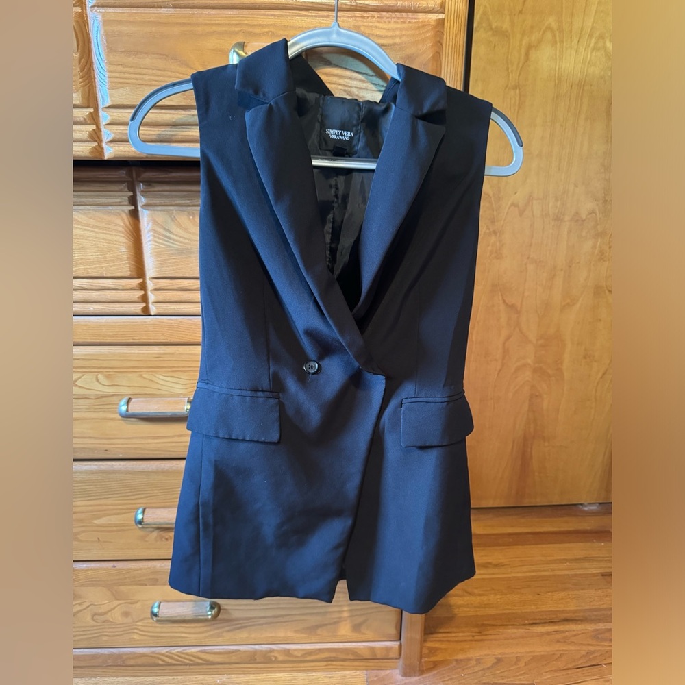 Simply Ver Vera Wang Black Vest